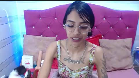 Snapshot of karla_slutskinny chatting on 4, 3, 2025 karla_slutskinny online show from 4, 3, 2025