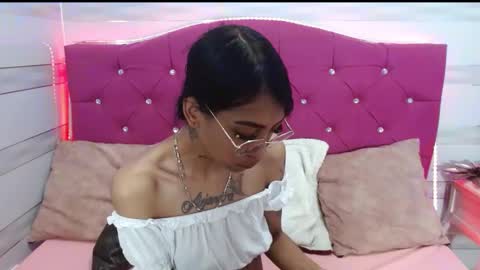 Snapshot of karla_slutskinny chatting on 12, 3, 2025 karla_slutskinny online show from 12, 3, 2025