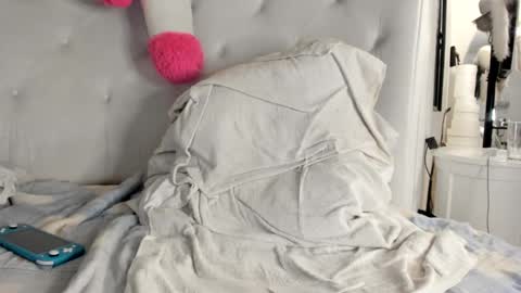 KARLA A online show from 12, 9, 2025