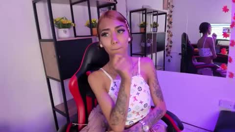 karlaslutskinny__ online show from 13, 11, 2025