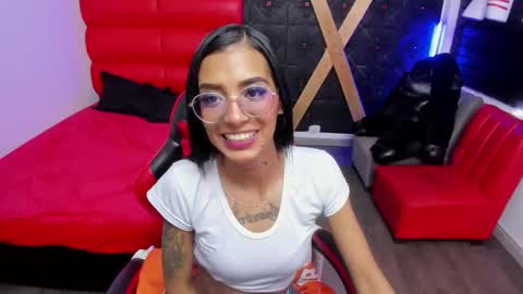 karlaslutskinny__ online show from 11, 4, 2026