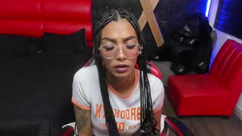 karlaslutskinny__ online show from 29, 4, 2026