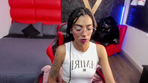 karlaslutskinny__ online show from 12, 5, 2026