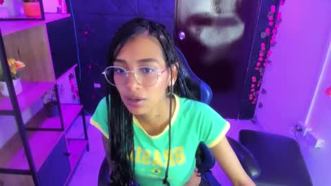 karlaslutskinny__ online show from 13, 5, 2026