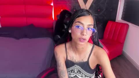 karlaslutskinny__ online show from 19, 5, 2026