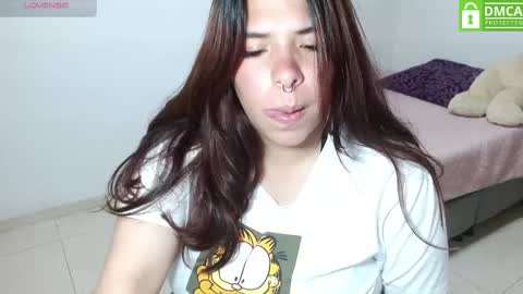 Snapshot of karlathompson chatting on 30, 10, 2025 Karla online show from 30, 10, 2025