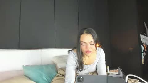 Snapshot of karlizth chatting on 18, 3, 2026 KarolCorreaT online show from 18, 3, 2026