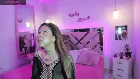 Snapshot of karly_moonn chatting on 7, 7, 2026 Karly Moonns online show from 7, 7, 2026