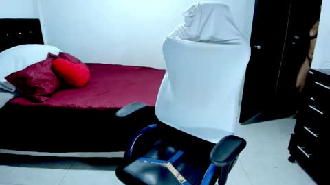 Snapshot of karly_shiine_ chatting on 28, 4, 2026 karly. online show from 28, 4, 2026