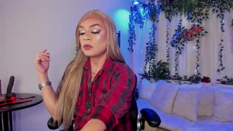 Snapshot of karol_elegance_ chatting on 13, 4, 2026 karol online show from 13, 4, 2026