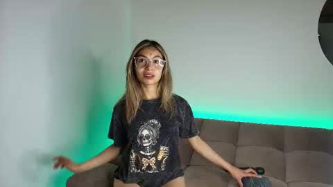 Snapshot of karol_goode chatting on 28, 10, 2025 karol_goode online show from 28, 10, 2025