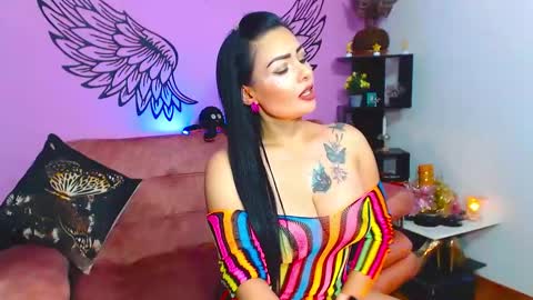 Karol Kenedy online show from 1, 2, 2025
