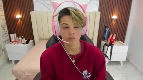 Karol and Luna online show from 25, 2, 2025
