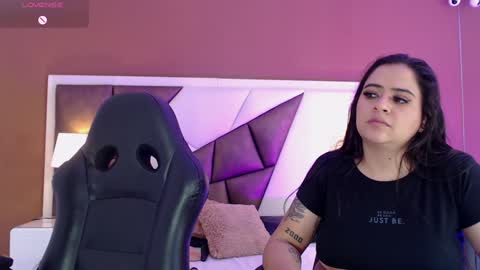 Snapshot of karolandmichel chatting on 19, 12, 2024 Karol and Michel online show from 19, 12, 2024