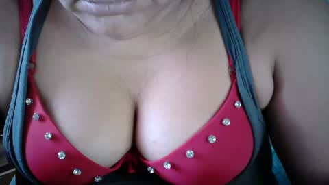 karolbb online show from 8, 12, 2024
