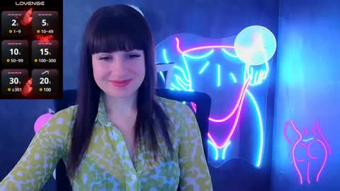 Snapshot of karolina_mia chatting on 5, 3, 2025 Caroline online show from 5, 3, 2025