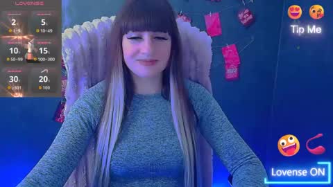 Snapshot of karolina_mia chatting on 5, 5, 2026 Caroline online show from 5, 5, 2026