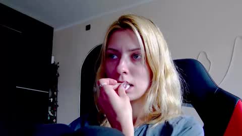 karoline121 online show from 1, 10, 2025