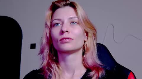 karoline121 online show from 3, 11, 2025