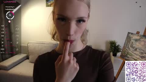 Snapshot of karoline__whitee chatting on 10, 6, 2026 Karoline online show from 10, 6, 2026