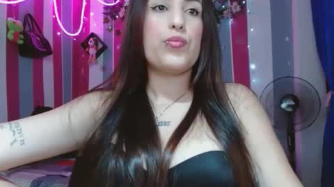 karoline_lov2 online show from 3, 11, 2025