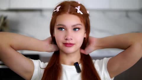 Snapshot of karolinerush chatting on 4, 12, 2025 lina online show from 4, 12, 2025