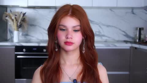 Snapshot of karolinerush chatting on 5, 12, 2025 lina online show from 5, 12, 2025