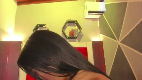 Snapshot of karoll014 chatting on 14, 4, 2026 Karol online show from 14, 4, 2026