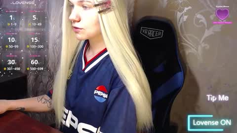 Snapshot of karolynafox chatting on 17, 2, 2026 Caroline Fox online show from 17, 2, 2026