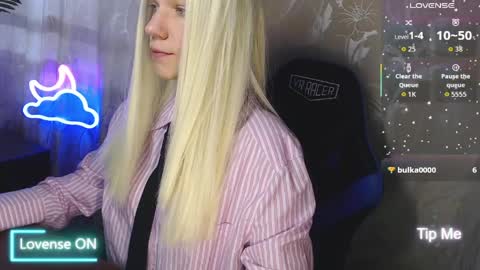 Caroline Fox online show from 29, 3, 2026