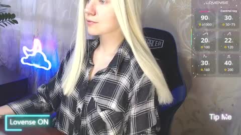 Caroline Fox online show from 2, 4, 2026