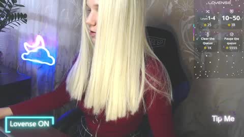 Caroline Fox online show from 5, 4, 2026