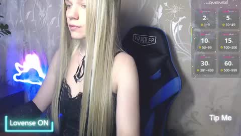 Caroline Fox online show from 16, 5, 2026