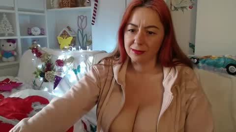 karolynesyera online show from 14, 2, 2025