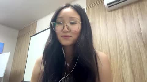 Mia online show from 4, 7, 2026