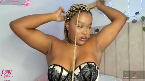 Snapshot of kaseydelvey chatting on 7, 10, 2025 online show from 7, 10, 2025