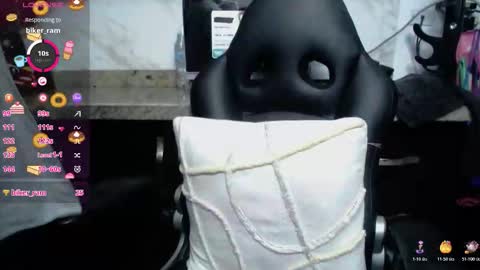 Snapshot of kashvi_ chatting on 23, 10, 2025 kasvhi online show from 23, 10, 2025