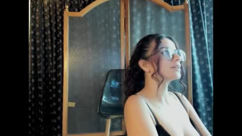 Snapshot of kassandra_james chatting on 6, 3, 2025 kassandra james online show from 6, 3, 2025