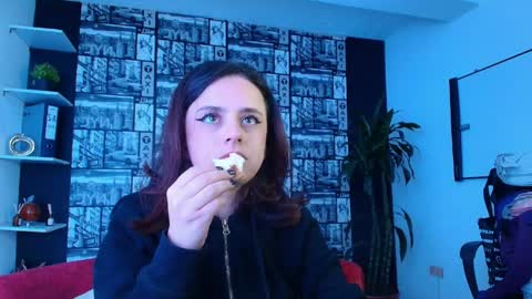 Snapshot of kassandra_james chatting on 7, 4, 2026 kassandra james online show from 7, 4, 2026