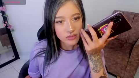 Snapshot of kat_apple chatting on 19, 6, 2026 Alicia online show from 19, 6, 2026