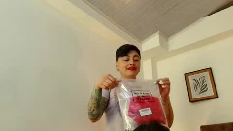 Snapshot of kat_paradisse chatting on 8, 1, 2026 kat paradisse online show from 8, 1, 2026