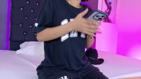 Snapshot of kataaleya__12 chatting on 8, 11, 2025 kataaleya__12 online show from 8, 11, 2025