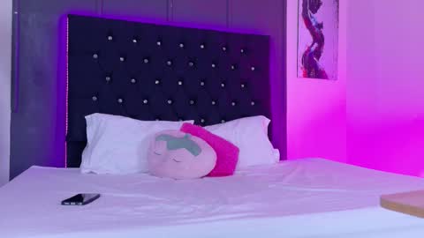 Snapshot of kataaleya__12 chatting on 15, 11, 2025 kataaleya__12 online show from 15, 11, 2025