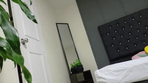 kataaleya__12 online show from 2, 12, 2025