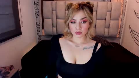 Snapshot of katahoot_ chatting on 11, 11, 2025 K A T A H O O T online show from 11, 11, 2025