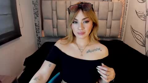 Snapshot of katahoot_ chatting on 19, 12, 2025 K A T A H O O T online show from 19, 12, 2025