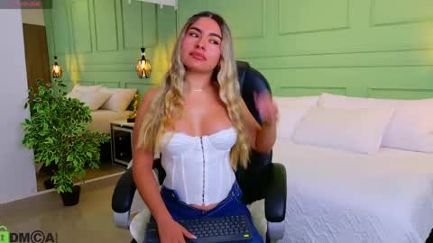 Snapshot of kataliina_18 chatting on 16, 4, 2026 Kat online show from 16, 4, 2026