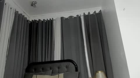 Snapshot of katalinahugecumxx chatting on 16, 9, 2025 katalinahugecumxx online show from 16, 9, 2025