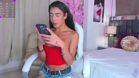 Kata Millants online show from 13, 2, 2025