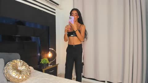 Kata Millants online show from 16, 2, 2025